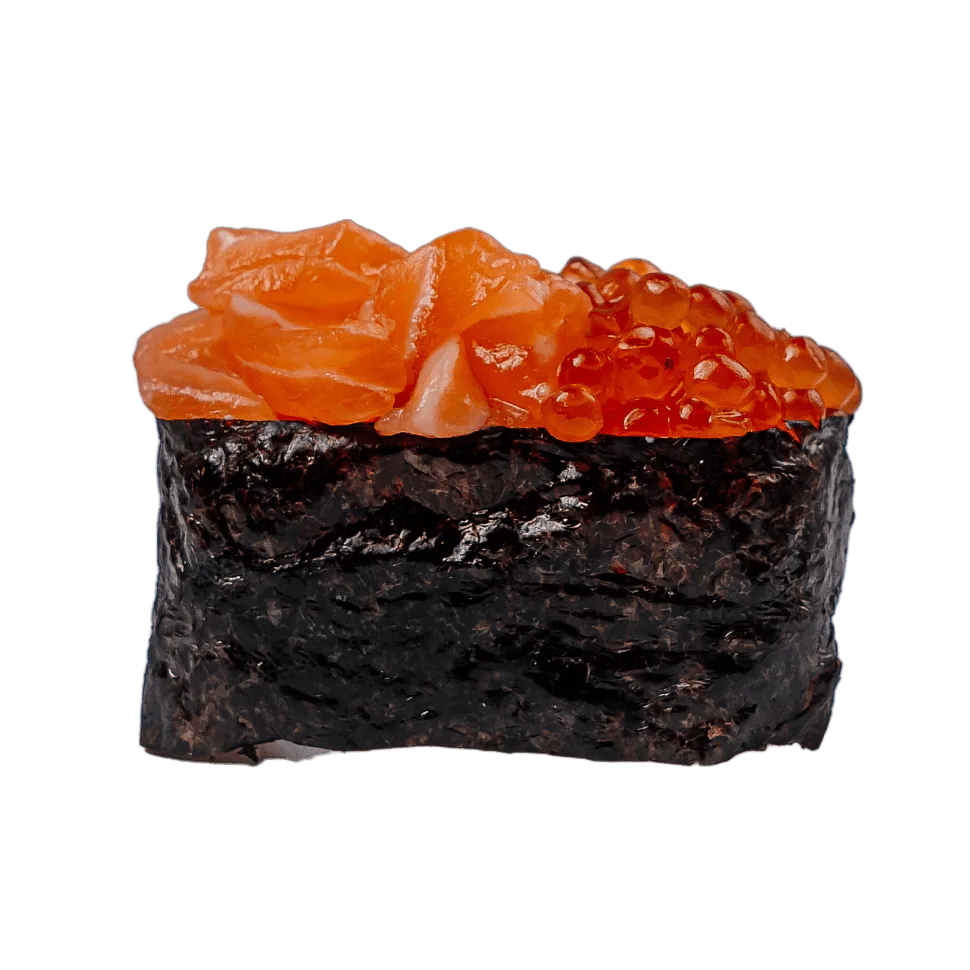 Гункан лосось и красная икра