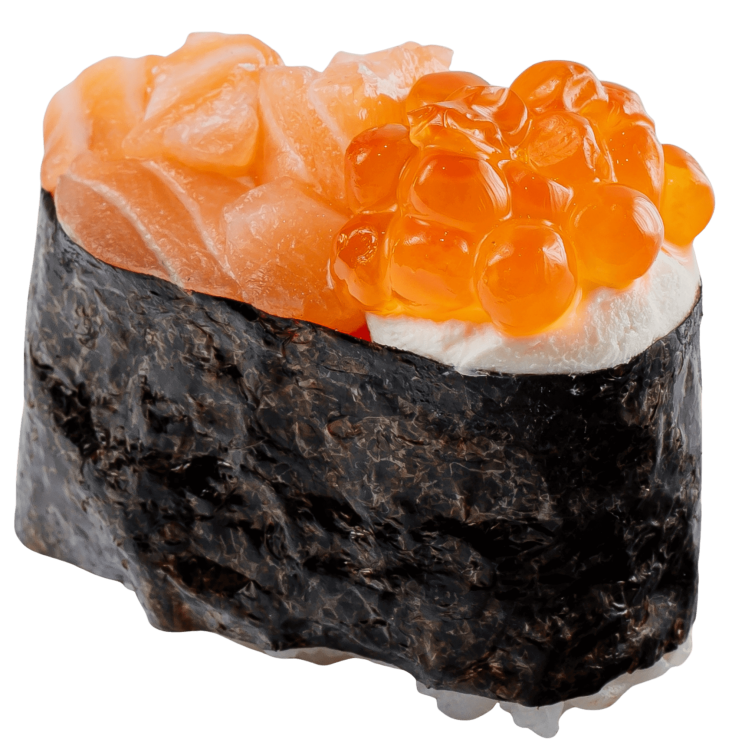 Гункан с лососем и красной икрой